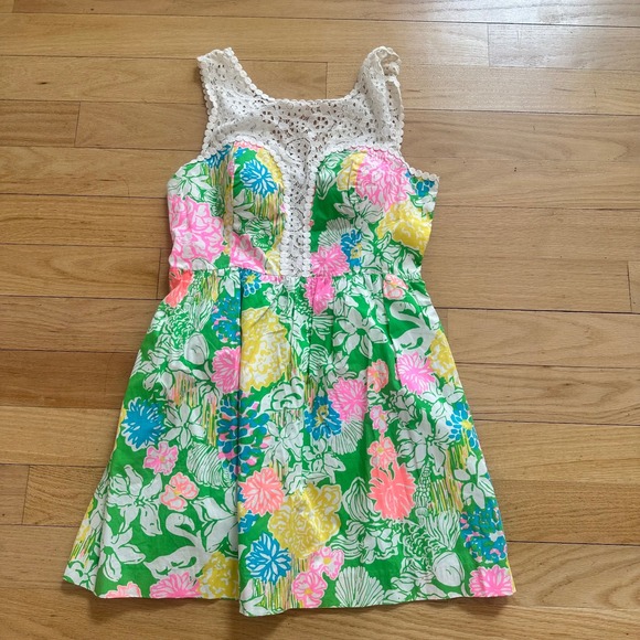 Lilly Pulitzer Raegan Hibiscus Stroll Print Lace Inset Fit & Flare Dress Size 10 - Picture 3 of 10